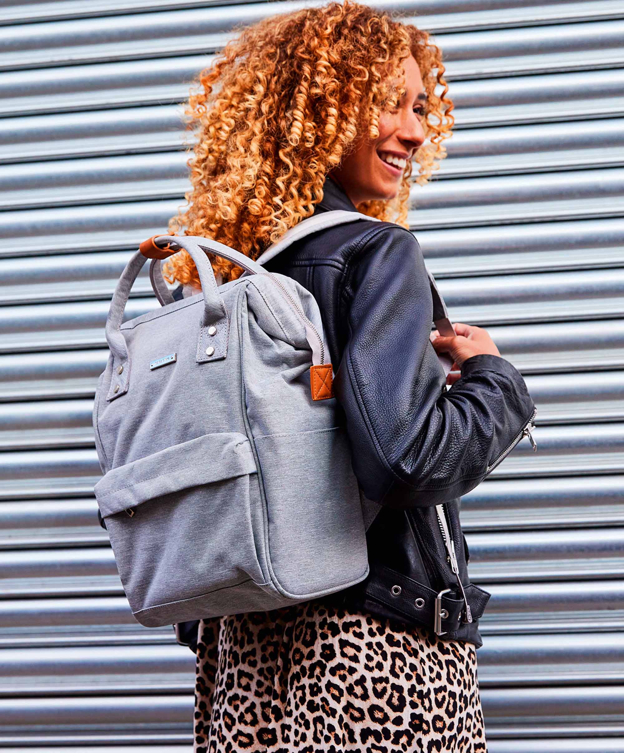 Mani backpack changing outlet bag