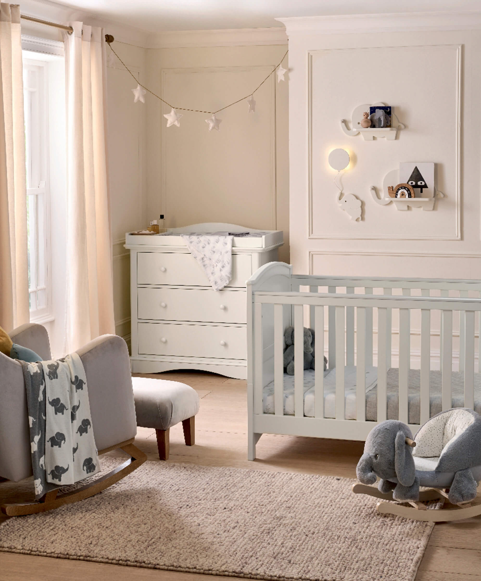 Mamas and papas 2 outlet piece nursery furniture set